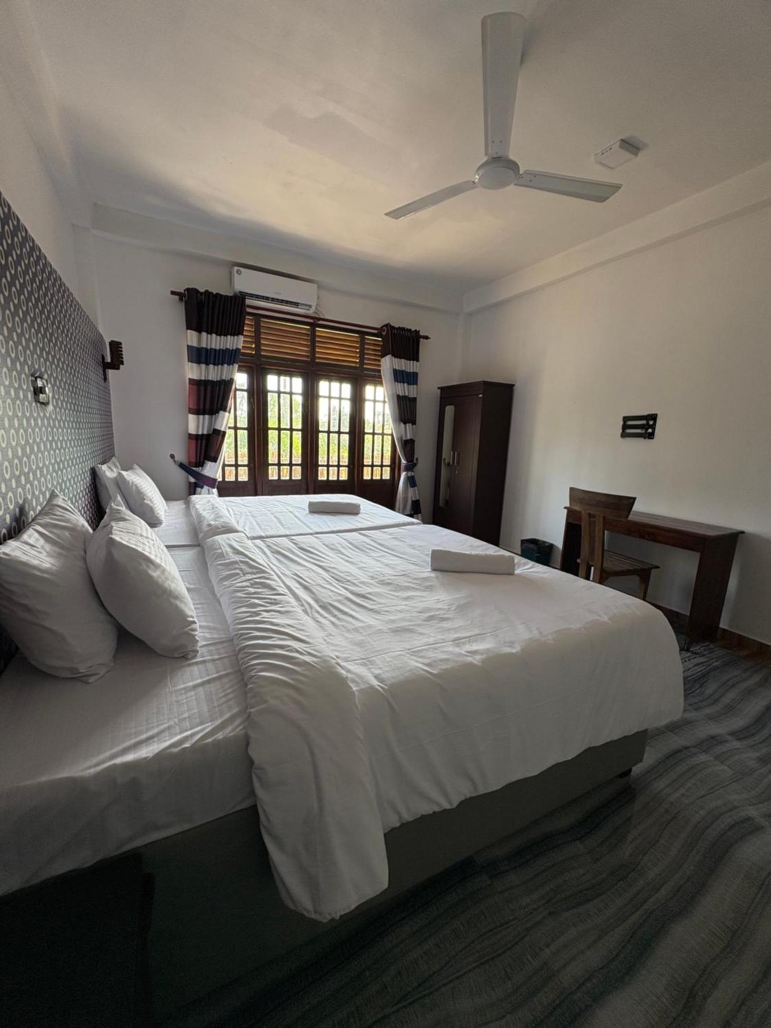 Wake N Flow, Weligama Exteriér fotografie